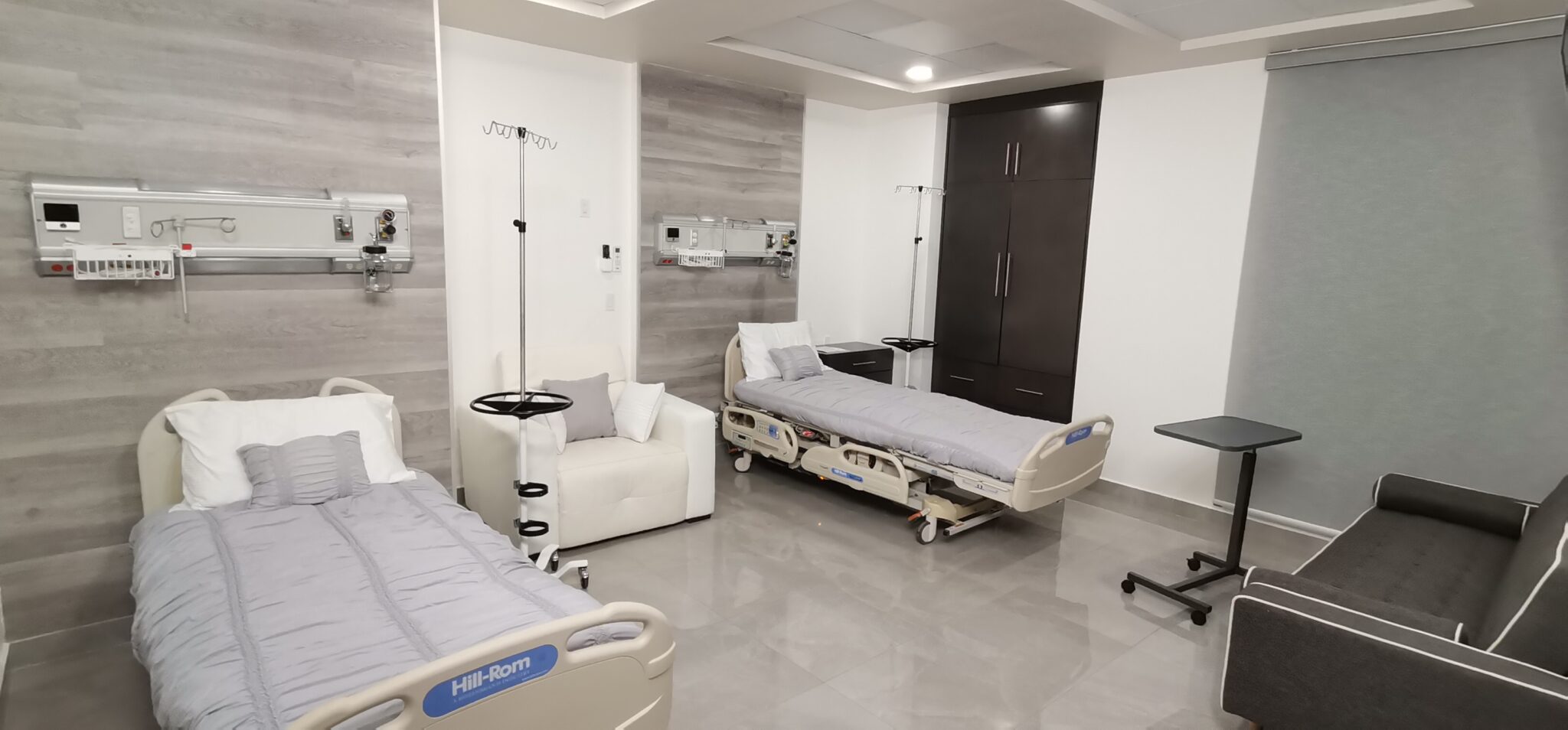 Since 2022, our hospital has strived to achieve recognition as one of the most trusted and prestigious healthcare centers in the region. With this goal in mind, we have focused our efforts on providing a full range of healthcare services spanning multiple medical disciplines. We utilize the most advanced technology available to ensure our patients receive the best possible care.