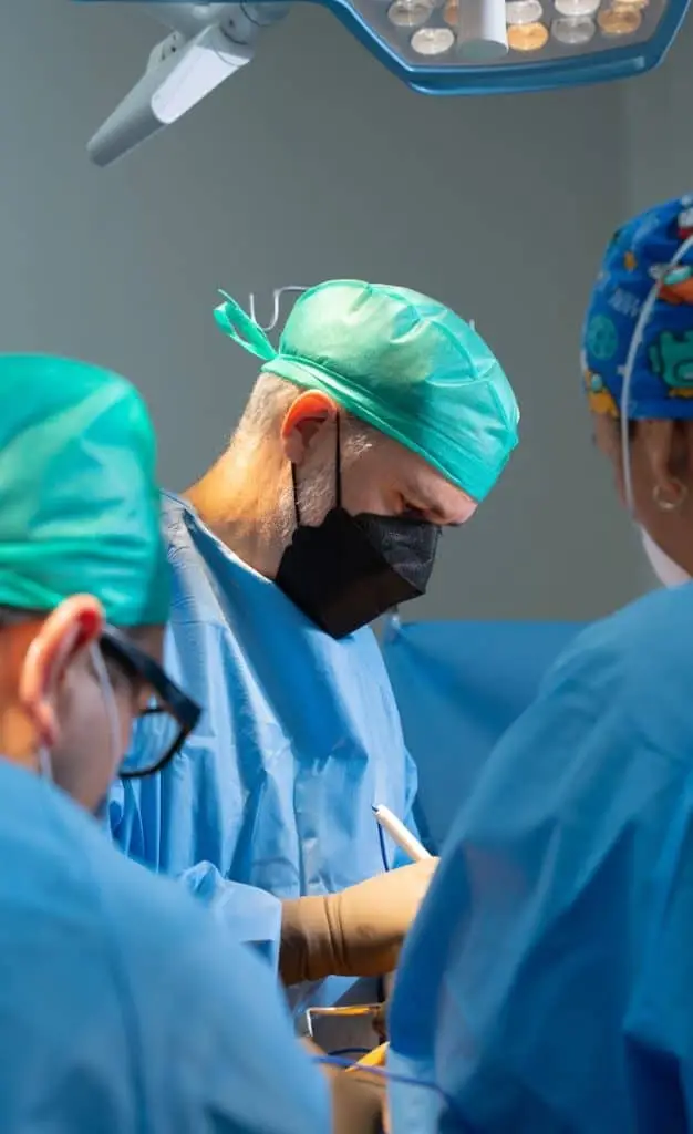 Dr. Salvador Medina Sánchez, Plastic Surgeon