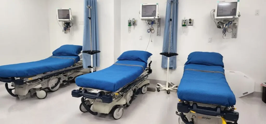 Hospital Bellas Artes Tijuana Atencion Medica Camilla 2048x956 1
